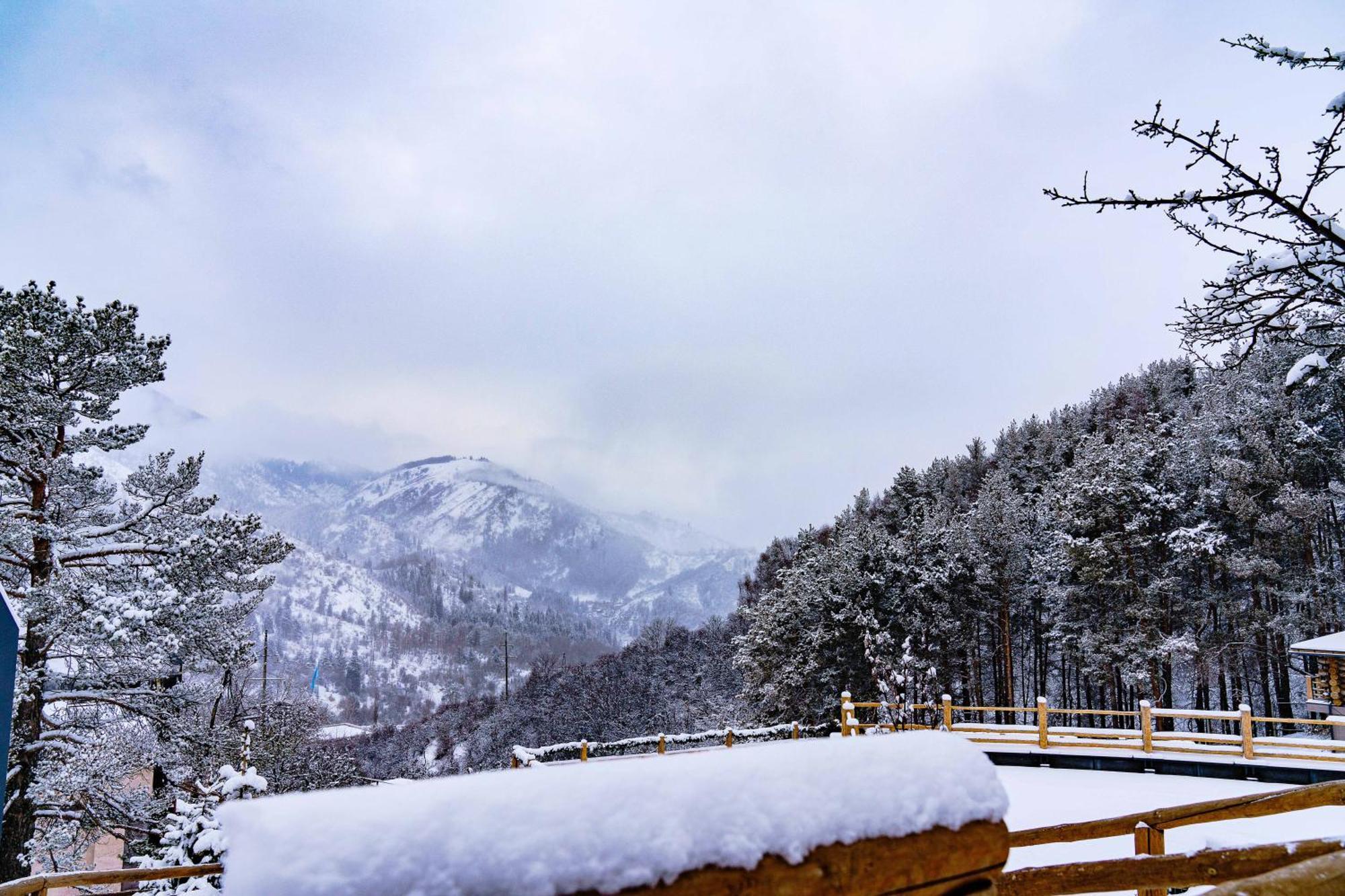 Qazaq Auyl Eco Hotel Almaty Ngoại thất bức ảnh