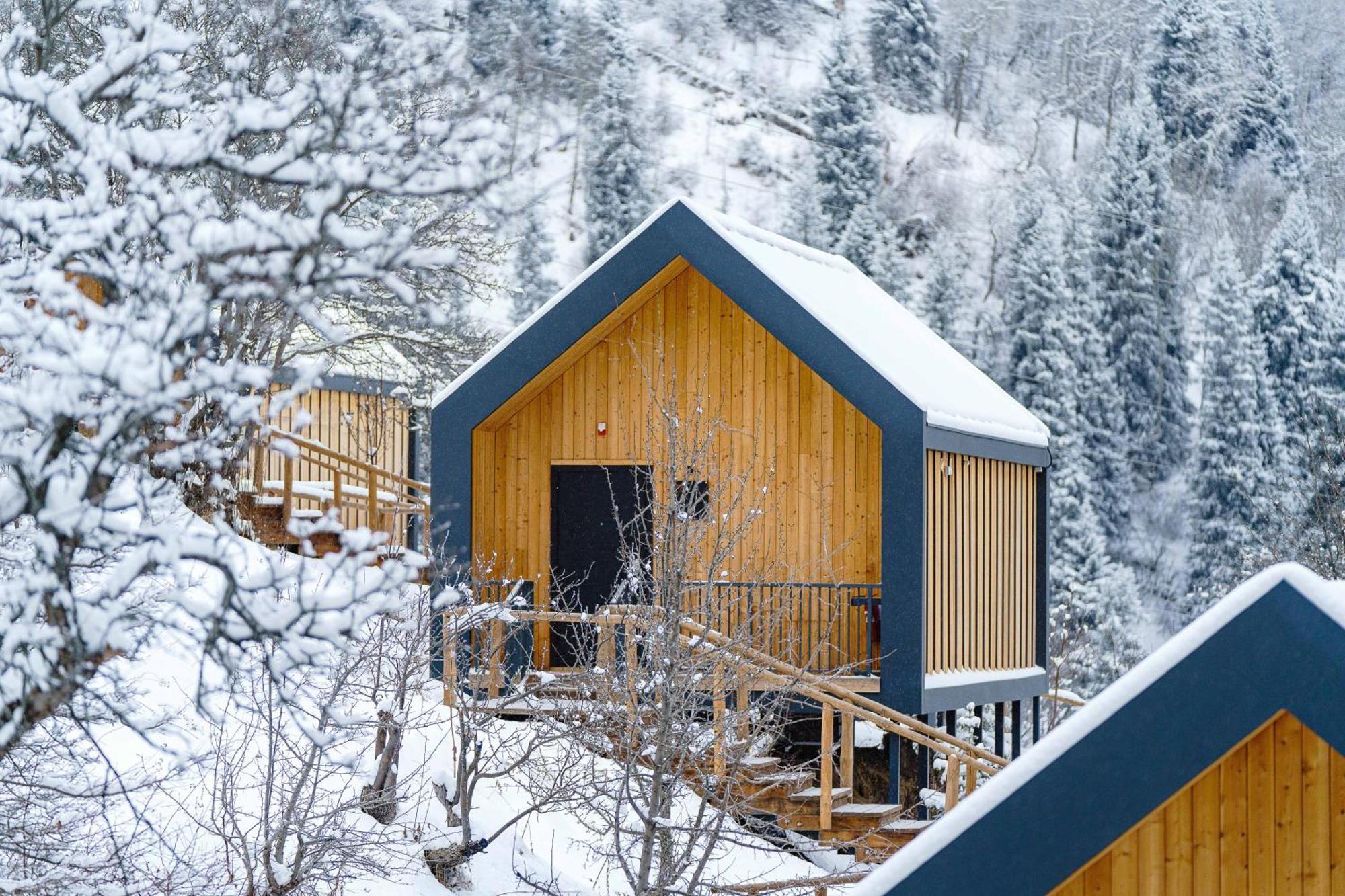 Qazaq Auyl Eco Hotel Almaty Ngoại thất bức ảnh