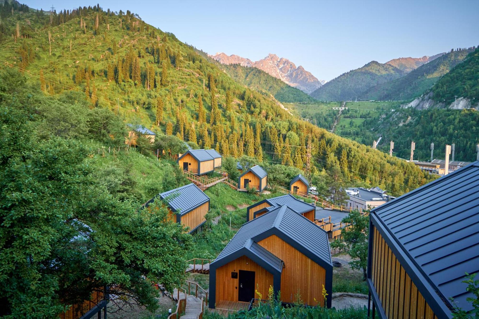 Qazaq Auyl Eco Hotel Almaty Ngoại thất bức ảnh